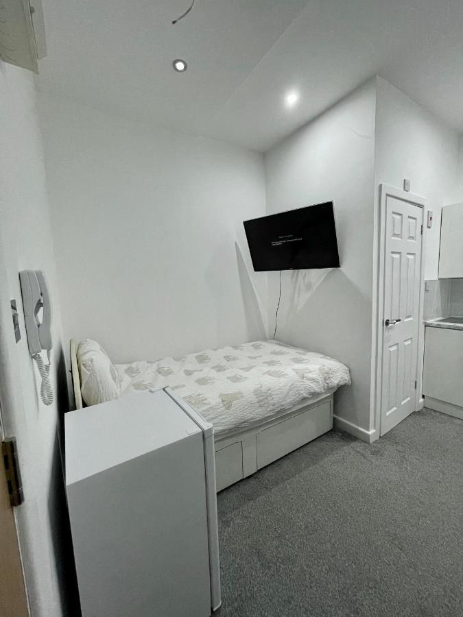 Self Contained Studio In Bham Centre W Parking Birmingham